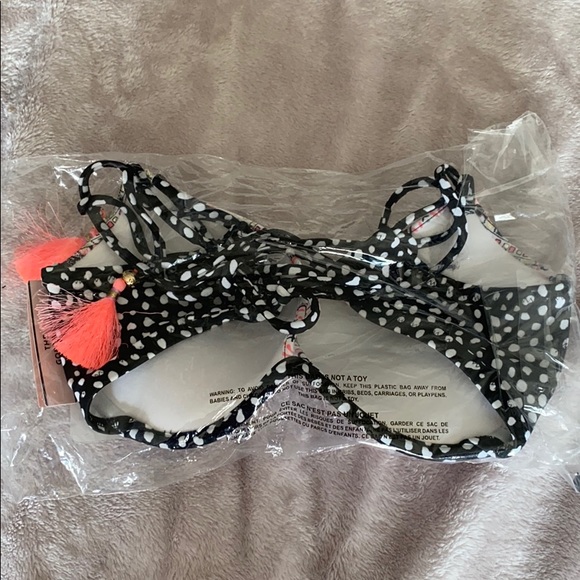 VICTORIA’S SECRET, Push Up Halter 34C and 34D - Picture 3 of 6